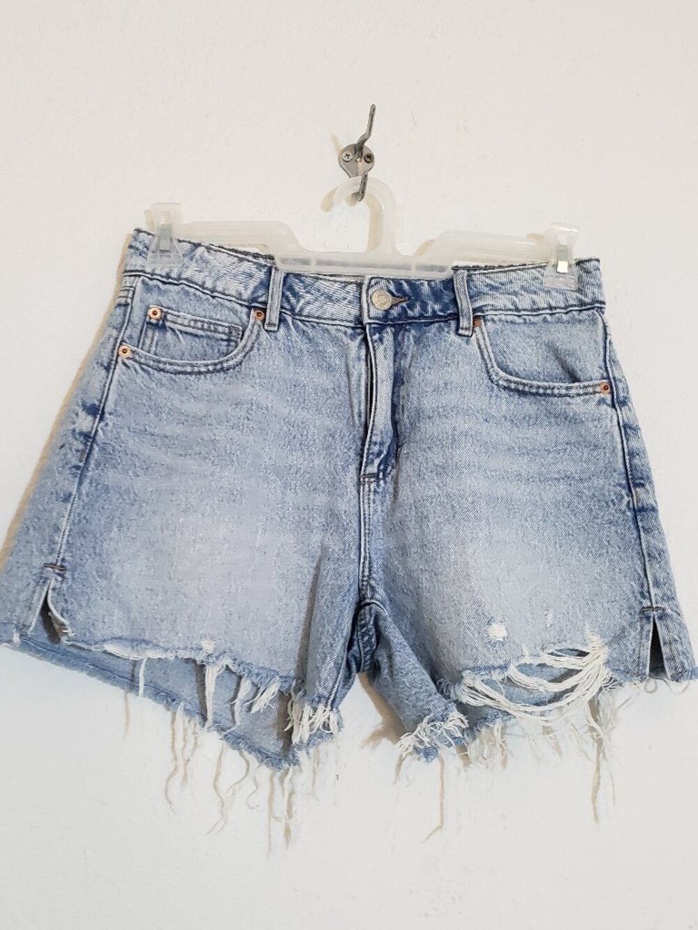 Garage Distressed High-Waisted Denim Shorts Light Blue 28 Button Pockets Ripped
